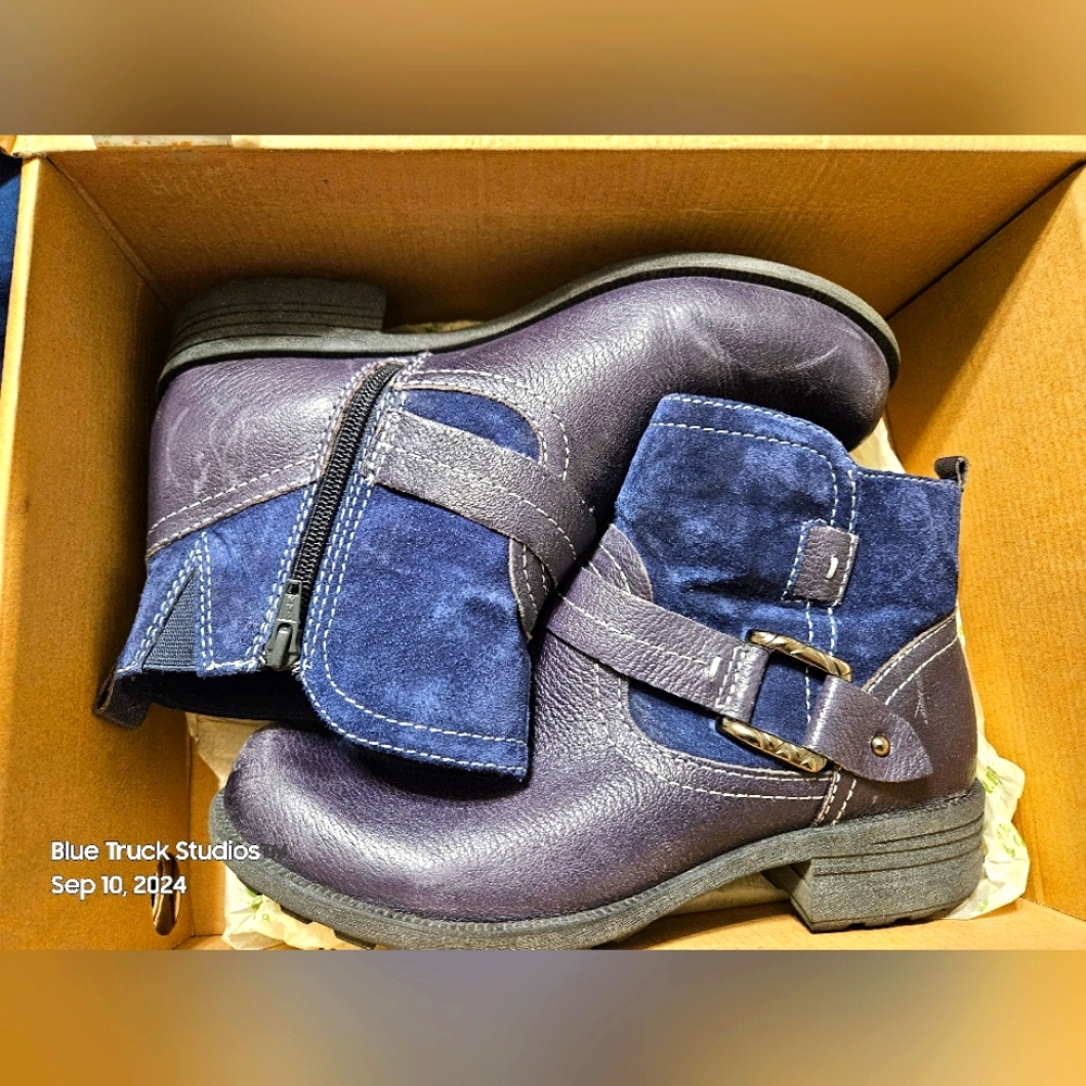 Blue Suede Leather Shorty Boots Admiral Blue Americana Paris Side Zipper 9 Wide